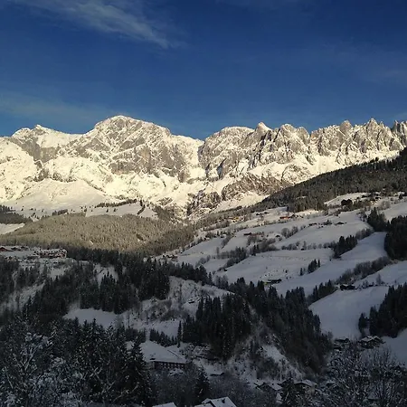 Alpendomizil Pia 公寓 *